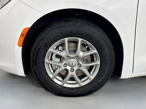 New 2026 Chrysler Voyager LX FWD image 34