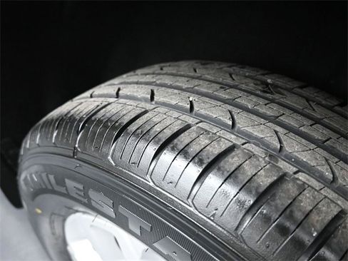 Used 2021 Chevrolet Traverse LT w/ LPO, Floor Liner Package image 12