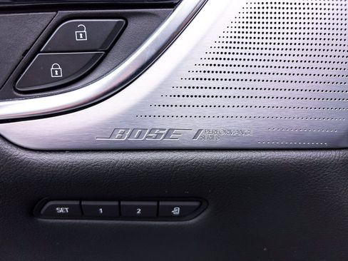 Used 2025 Cadillac XT5 Premium Luxury image 6