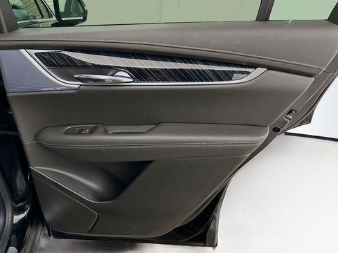 Used 2025 Cadillac XT6 Premium Luxury image 34