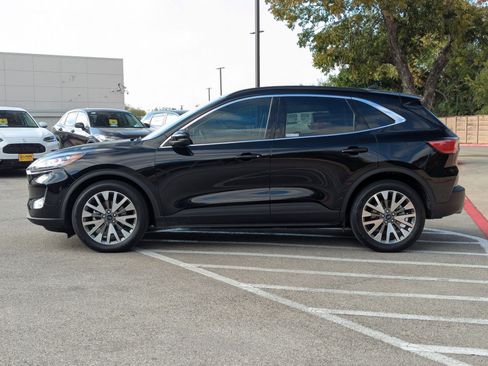 Used 2020 Ford Escape Titanium image 7