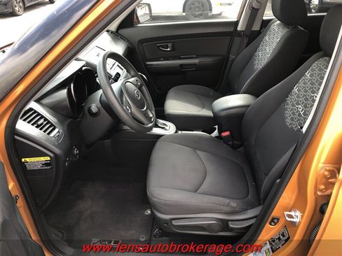 Used 2011 Kia Soul + w/ Audio Pkg FWD image 11