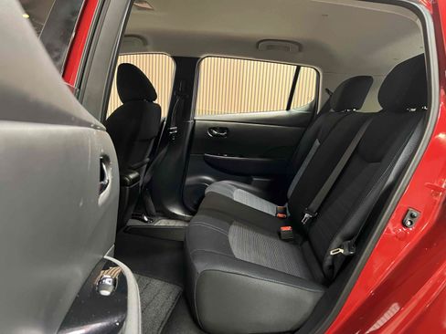 Used 2018 Nissan Leaf SV w/ SV Technology Package FWD image 30