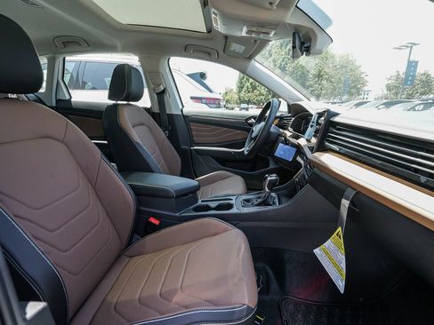 New 2026 Volkswagen Jetta SEL FWD image 19