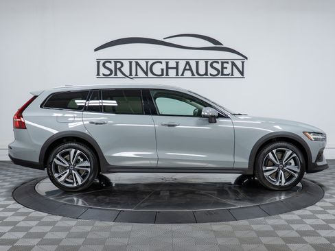 New 2026 Volvo V60 B5 Cross Country Plus w/ Climate Package image 4