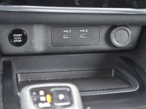 Used 2024 Nissan Rogue S image 30