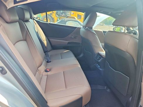 Used 2025 Lexus ES 350 w/ Premium Package FWD image 7