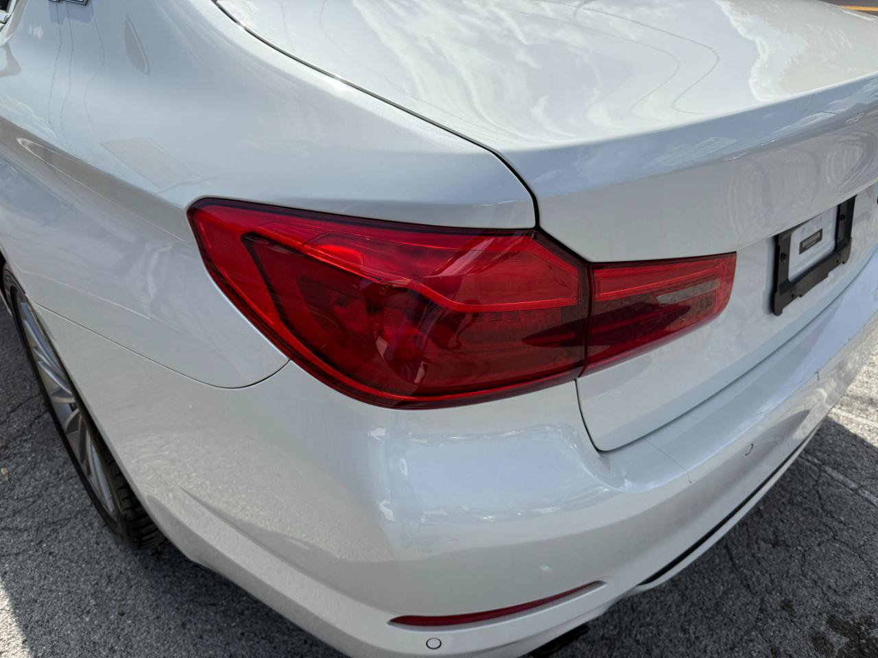 Used 2019 BMW 530e w/ Convenience Package RWD image 30