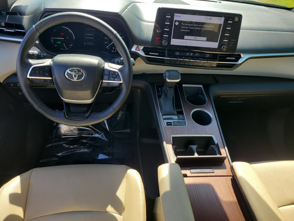 Used 2023 Toyota Sienna XLE FWD image 27