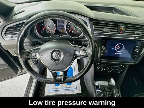Used 2021 Volkswagen Tiguan SE FWD image 12