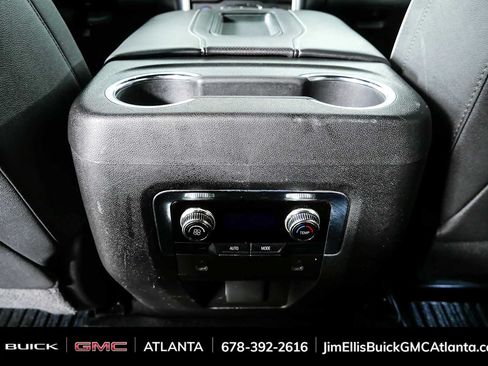 Used 2023 GMC Yukon XL SLT AWD/4WD image 40