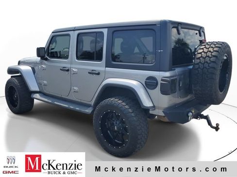 Used 2020 Jeep Wrangler Unlimited Sahara AWD/4WD image 3