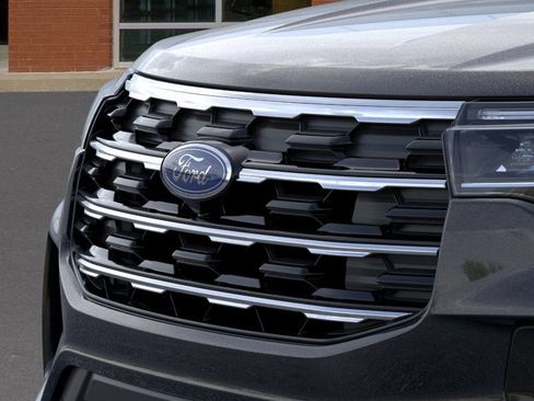 New 2025 Ford Explorer Active w/ Active Comfort Package image 17