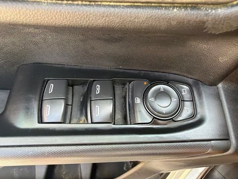 Used 2019 Chevrolet Silverado 1500 Custom w/ Custom Convenience Package AWD/4WD image 37