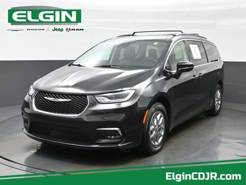 Used 2022 Chrysler Pacifica Touring-L FWD image 1