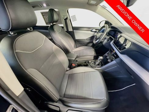 Used 2023 Volkswagen Taos SE AWD/4WD image 28