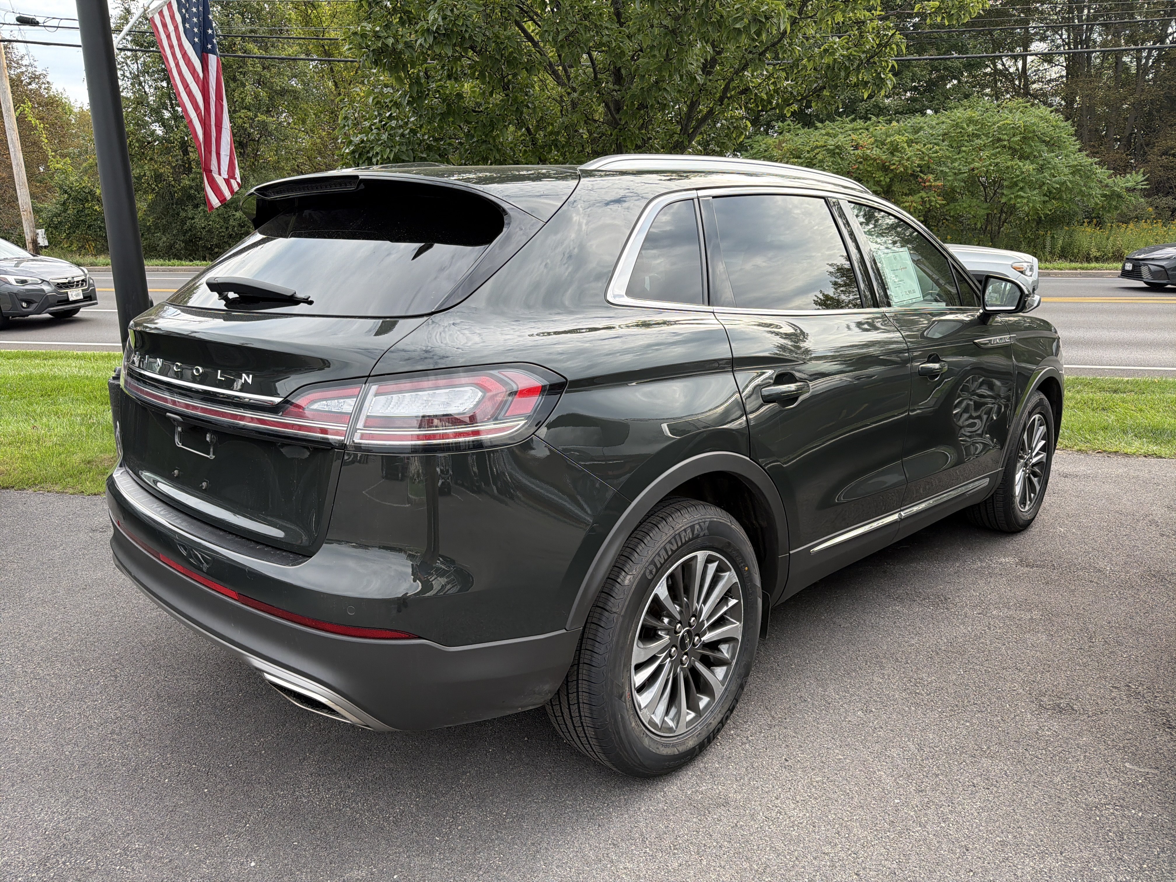 Used 2023 Lincoln Nautilus AWD w/ Premium Package image 7