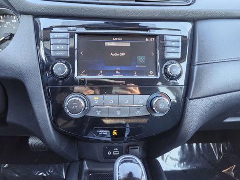 Used 2020 Nissan Rogue S w/ Special Edition Package AWD/4WD image 28