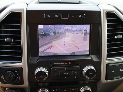 Certified 2019 Ford F150 Lariat w/ Equipment Group 502A Luxury image 29