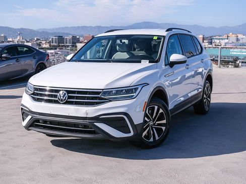 Used 2022 Volkswagen Tiguan S FWD image 1