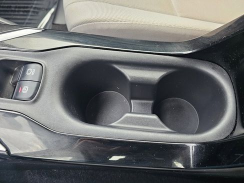 Used 2020 Toyota Corolla LE image 12