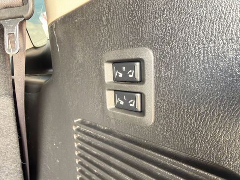 Used 2020 Nissan Armada SL w/ Premium Package image 25