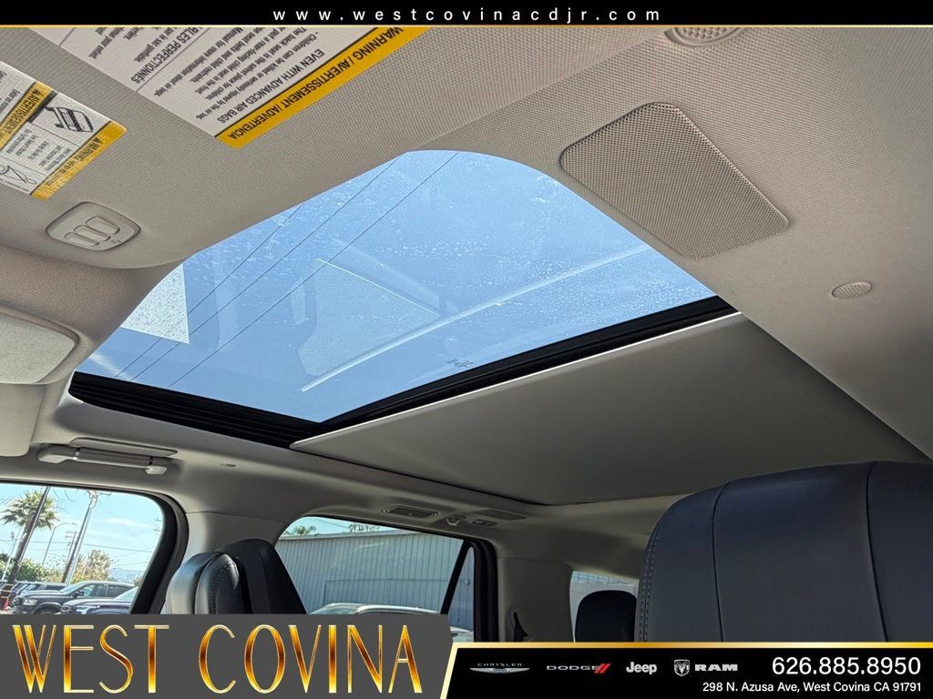 Used 2025 Lincoln Navigator Reserve AWD/4WD image 21