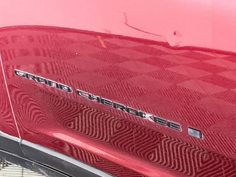 Used 2024 Jeep Grand Cherokee Altitude image 23