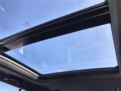 Used 2023 Cadillac XT6 Sport w/ Technology Package image 22