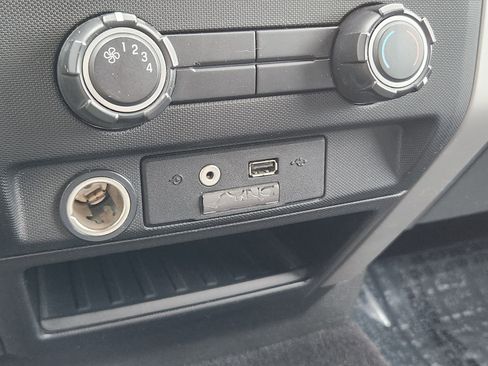 Used 2012 Ford F150 XLT w/ XLT Chrome Pkg image 25