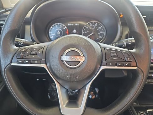 Used 2022 Nissan Kicks SV FWD image 13