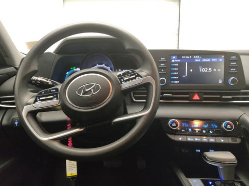 Used 2022 Hyundai Elantra Blue FWD image 22