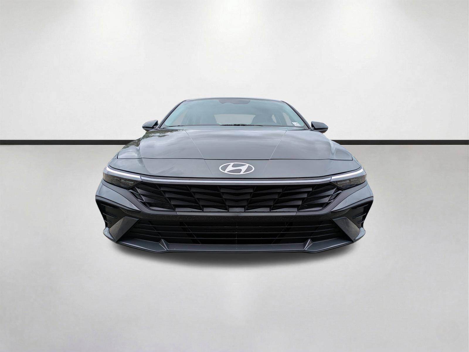 New 2026 Hyundai Elantra SEL Sport FWD image 3
