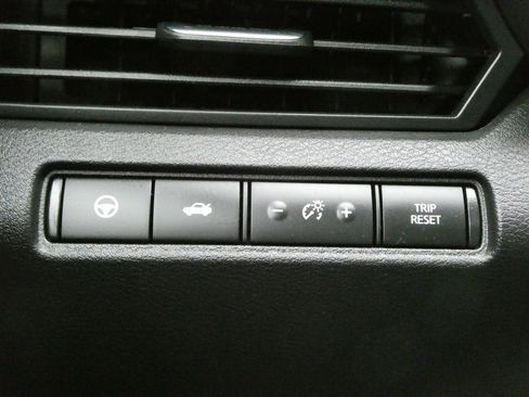 Used 2024 Nissan Altima 2.5 SV w/ SV Premium Package image 13