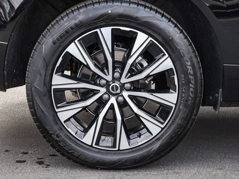 Used 2025 Volvo XC60 B5 Plus image 7