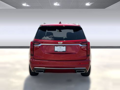 Used 2024 Cadillac XT6 Luxury w/ LPO, Floor Liner Package FWD image 10
