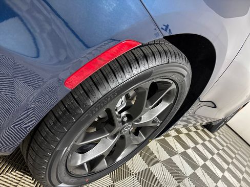 Used 2025 Chrysler Pacifica Limited FWD image 36
