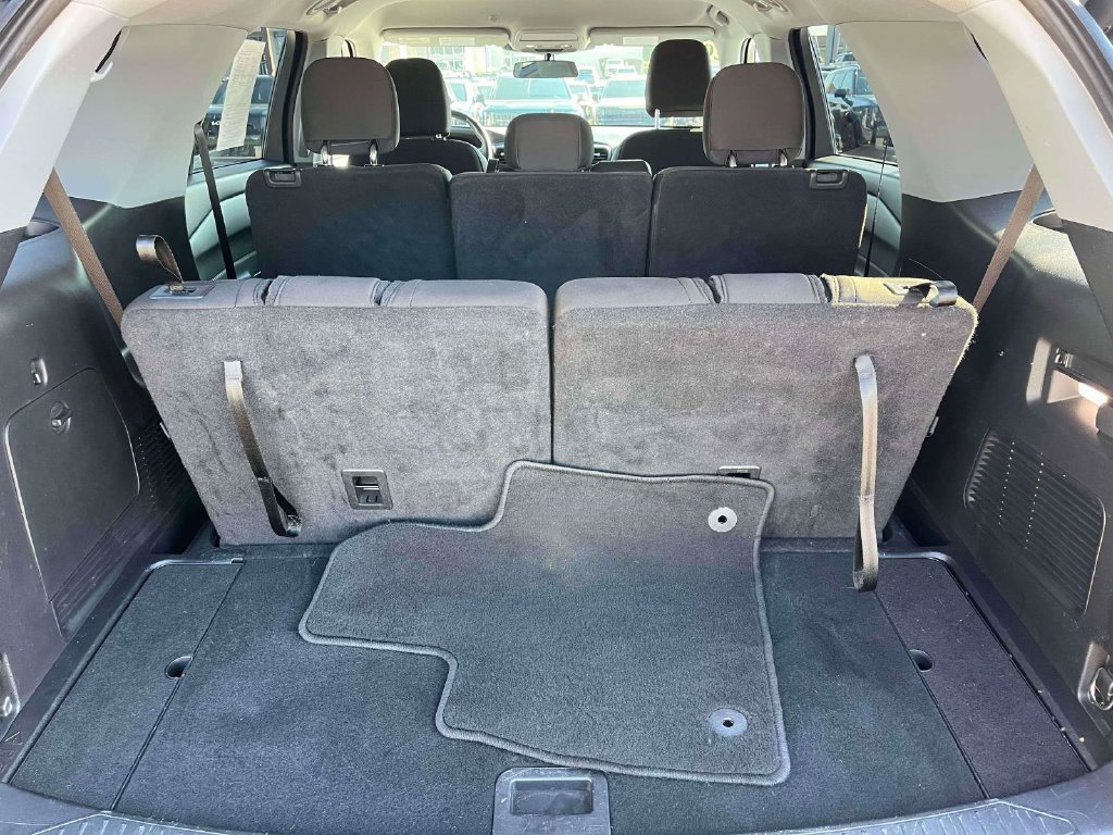Used 2023 Ford Explorer XLT RWD image 8