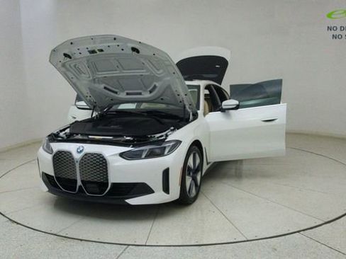 Used 2025 BMW i4 eDrive40 w/ Premium Package RWD image 73