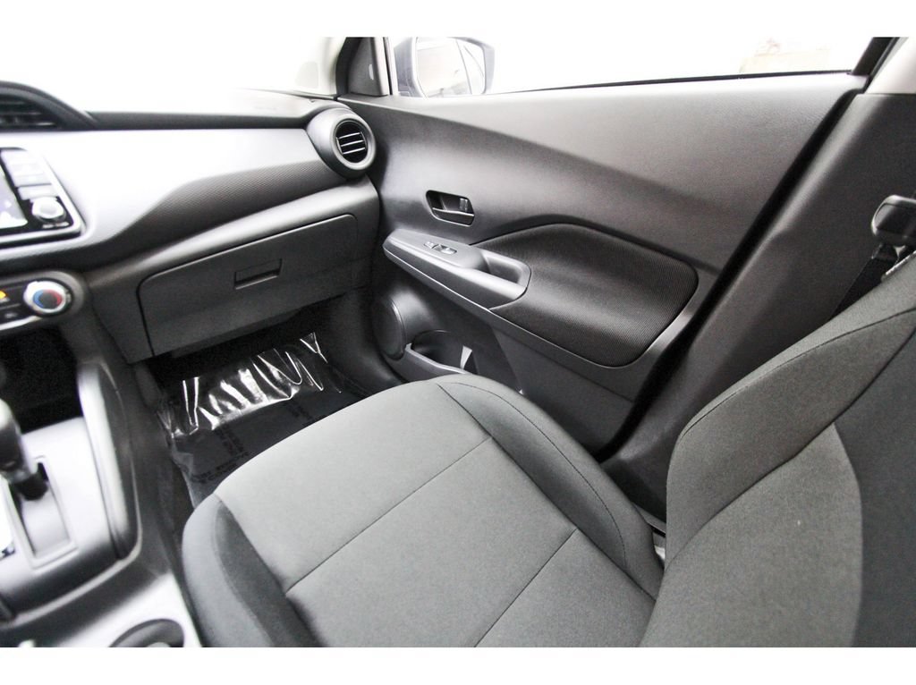 Certified 2025 Nissan Kicks Play S FWD image 8