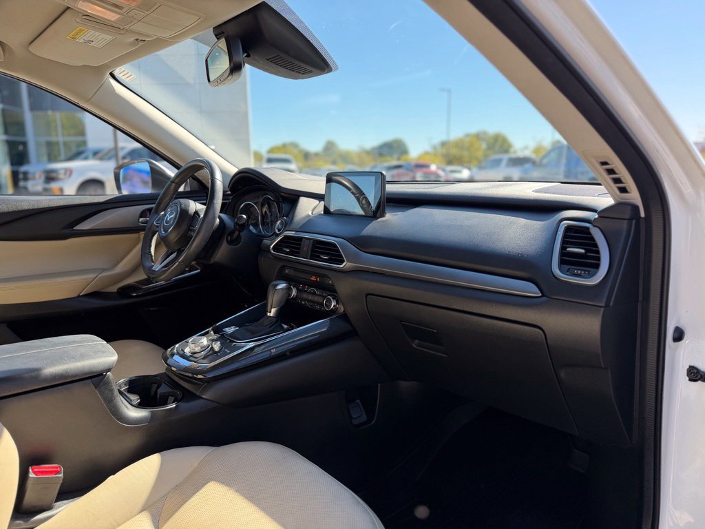 Used 2018 MAZDA CX-9 Touring w/ Touring Premium Package FWD image 9