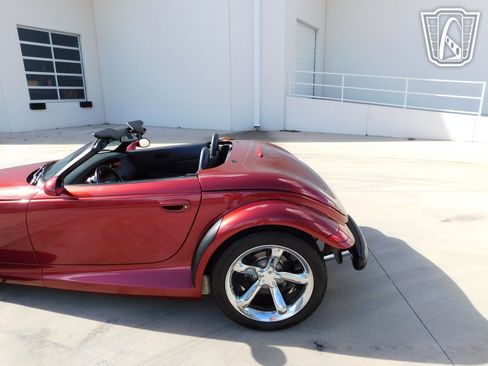 Used 2002 Chrysler Prowler RWD image 17