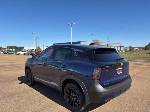 New 2026 Nissan Kicks SR image 2