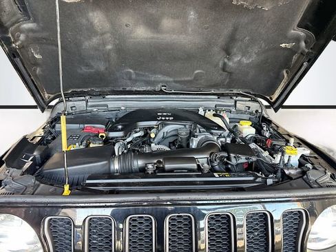 Used 2018 Jeep Wrangler Unlimited Rubicon w/ Dual Top Group image 30