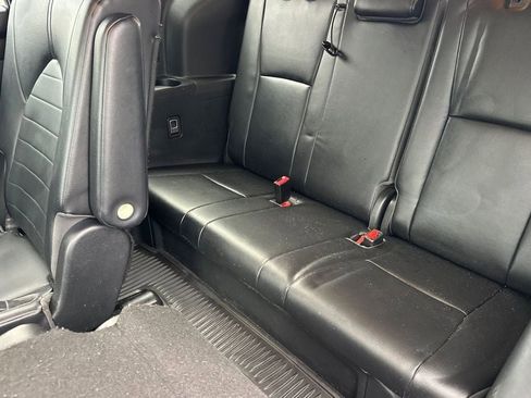 Used 2022 Toyota Highlander XLE image 12