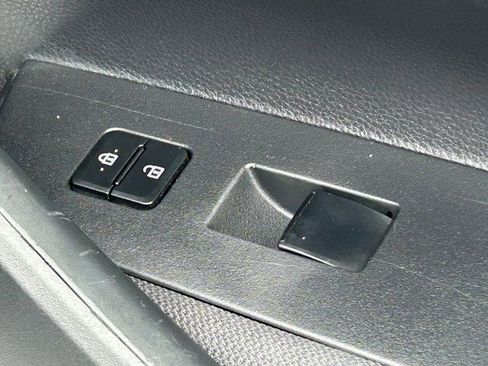 Used 2024 Toyota Corolla LE AWD/4WD image 32