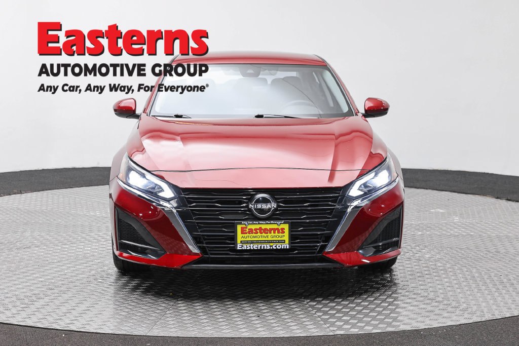 Used 2023 Nissan Altima 2.5 SV FWD image 3