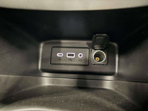 Used 2020 Chevrolet Equinox LT image 29