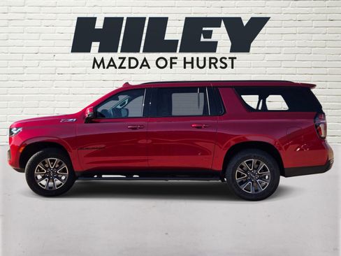 Used 2024 Chevrolet Suburban Z71 w/ Luxury Package AWD/4WD image 3