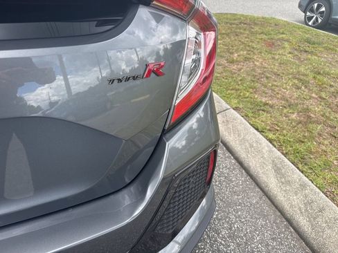 Used 2018 Honda Civic Type R image 9